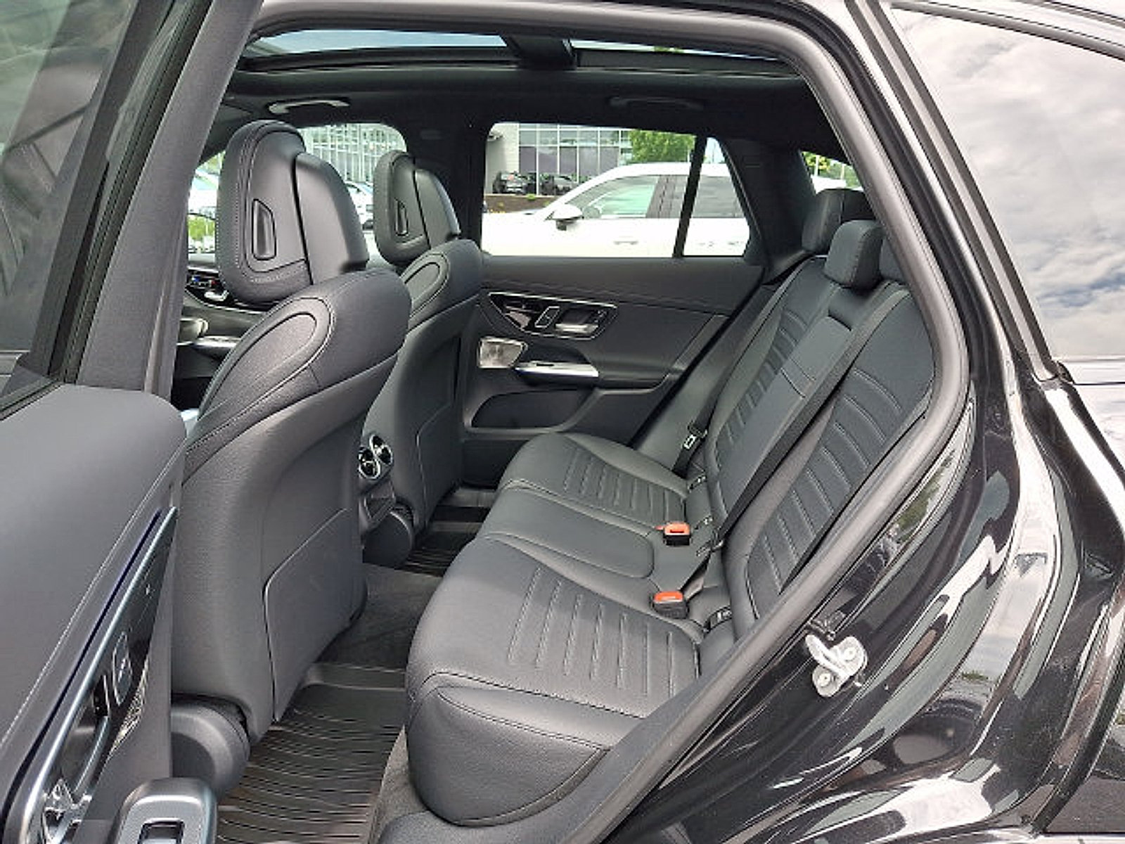 Used 2026 Mercedes-Benz GLC 300 4MATIC image 8