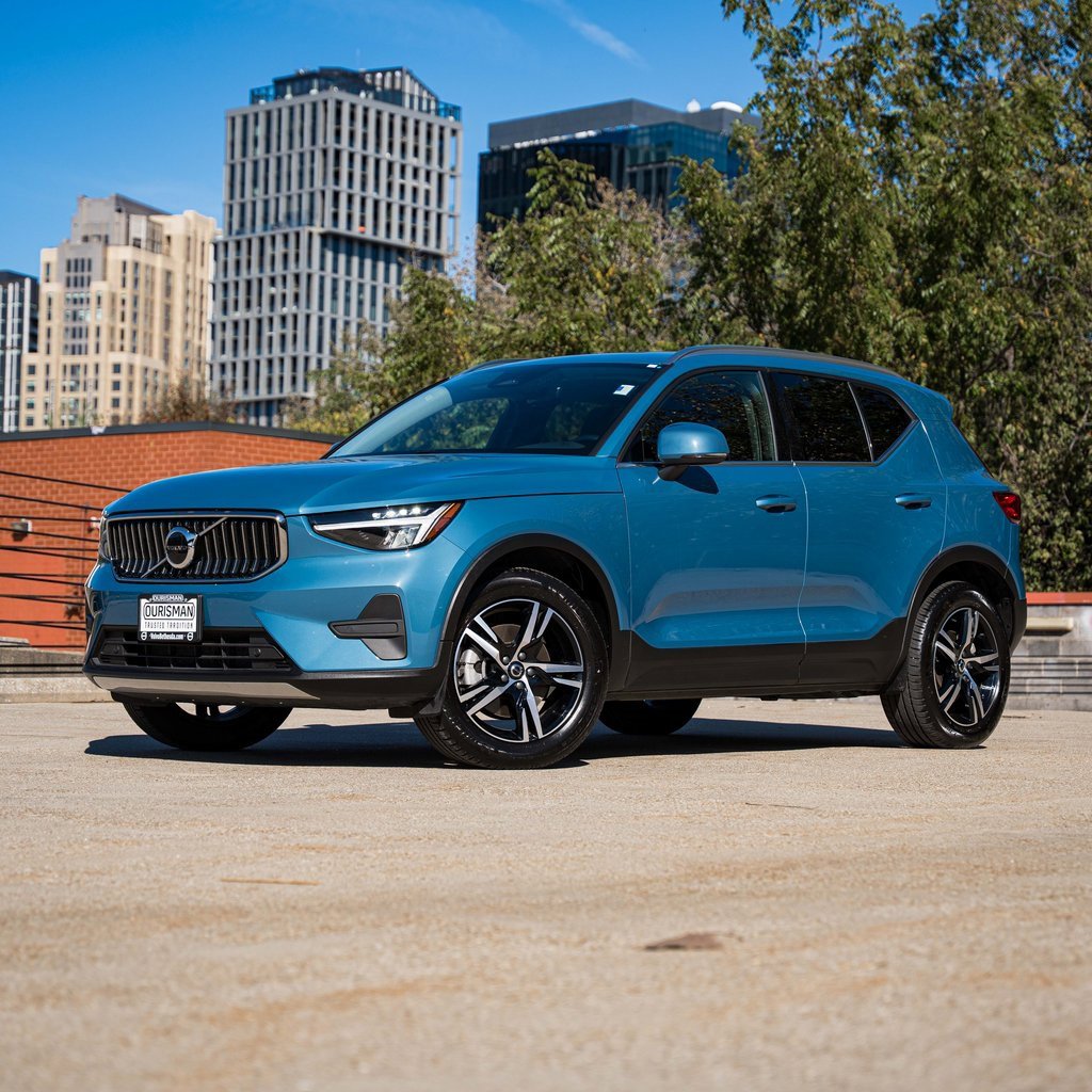 Certified 2025 Volvo XC40 B5 Core