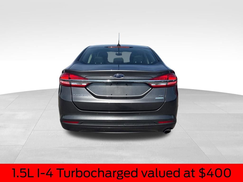 Used 2018 Ford Fusion SE w/ Fusion SE Technology Package FWD image 4