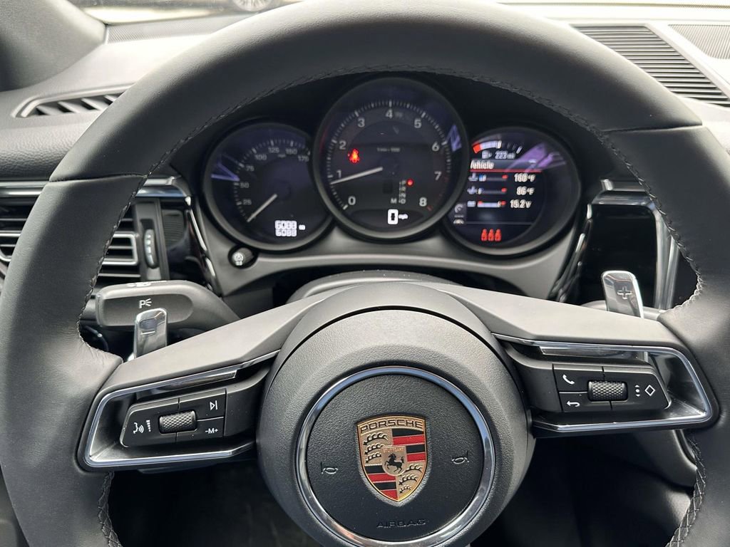 Certified 2026 Porsche Macan image 21