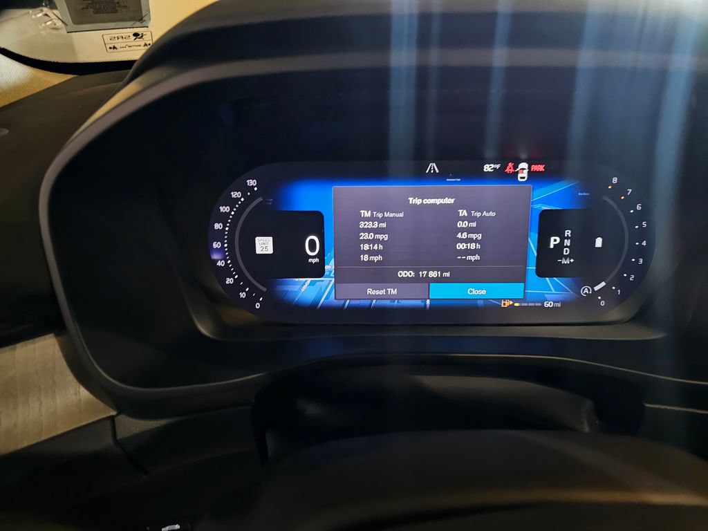 Certified 2024 Volvo XC40 B5 Plus w/ Protection Package Premier AWD/4WD image 18