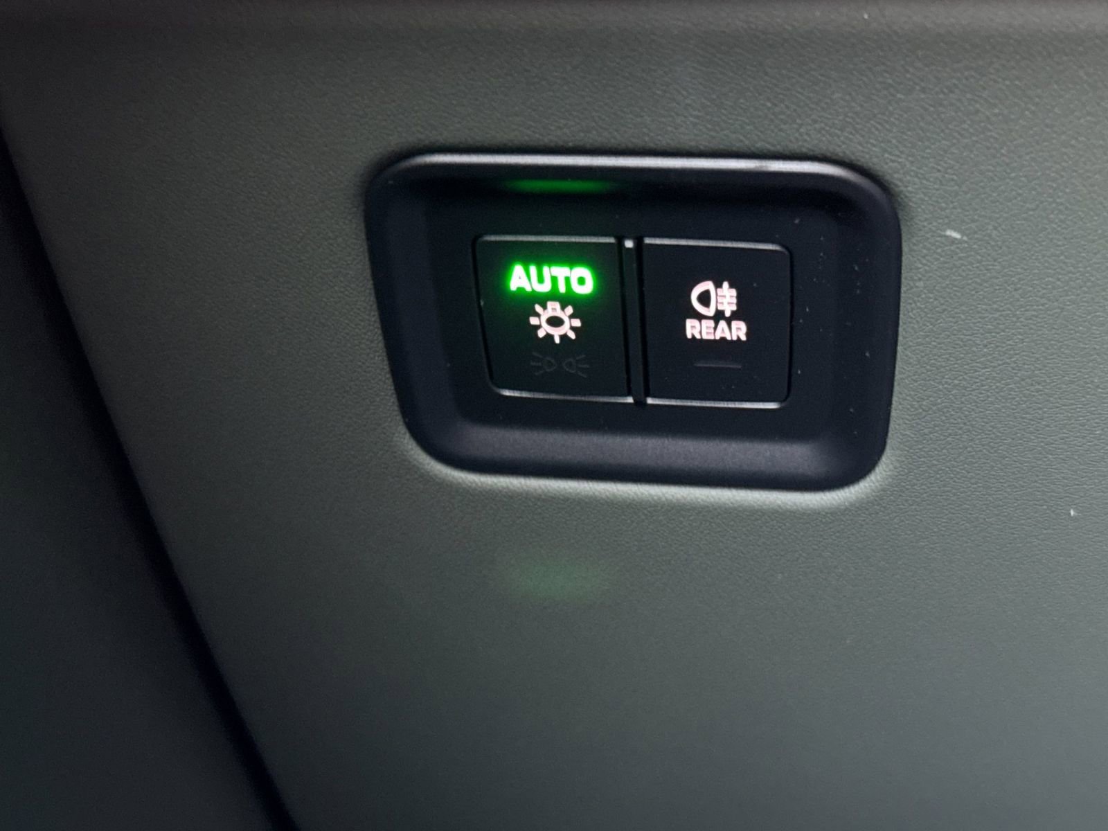 New 2025 Porsche Macan Electric image 32