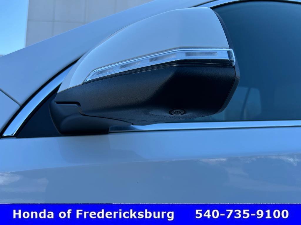 Used 2023 Chevrolet Traverse LT w/ LT Premium Package image 15