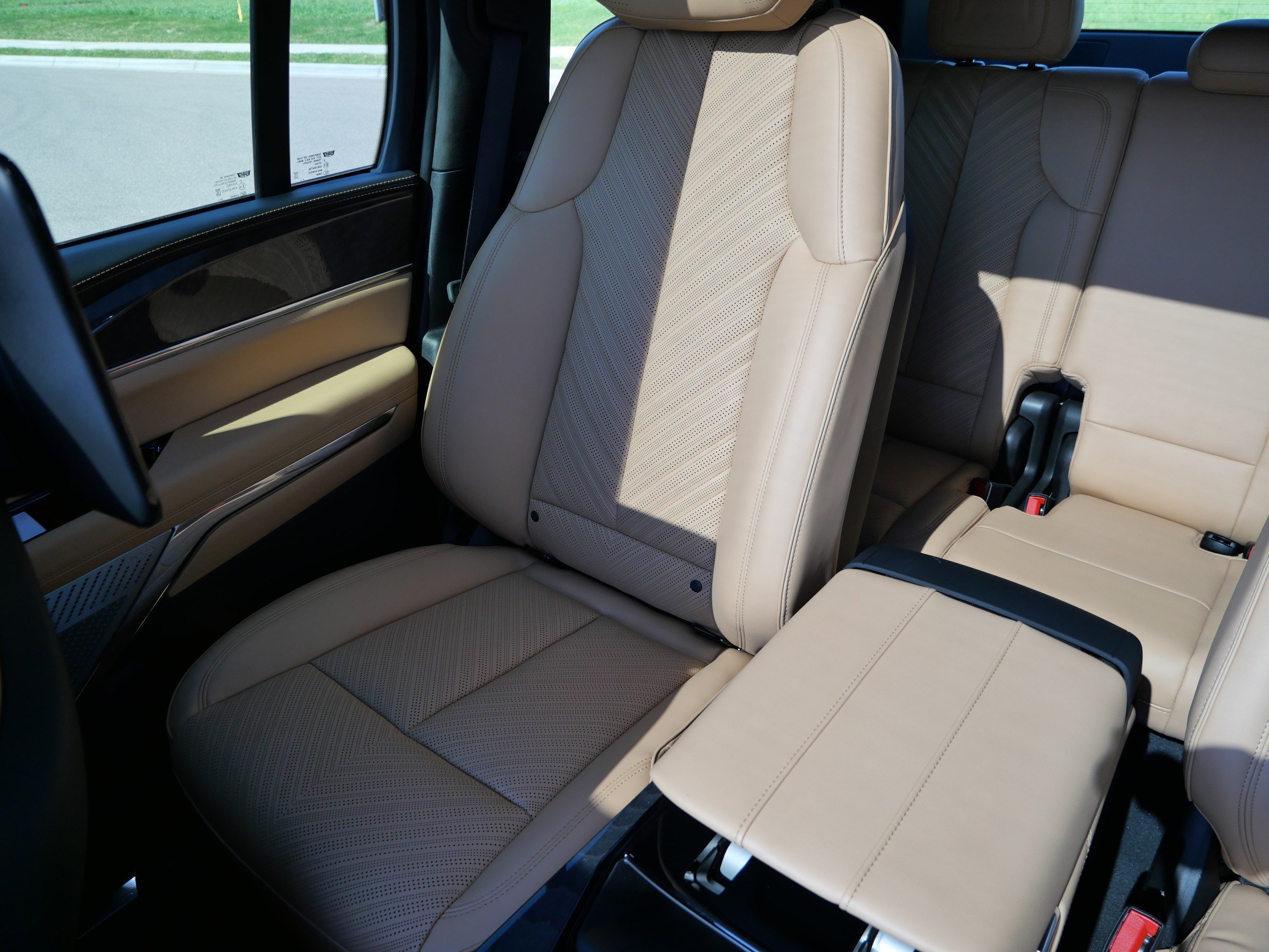 Certified 2025 Cadillac Escalade IQ Sport 2 AWD/4WD image 12