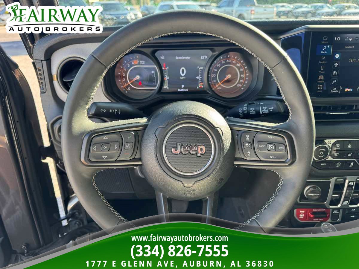 Used 2025 Jeep Wrangler Willys AWD/4WD image 18
