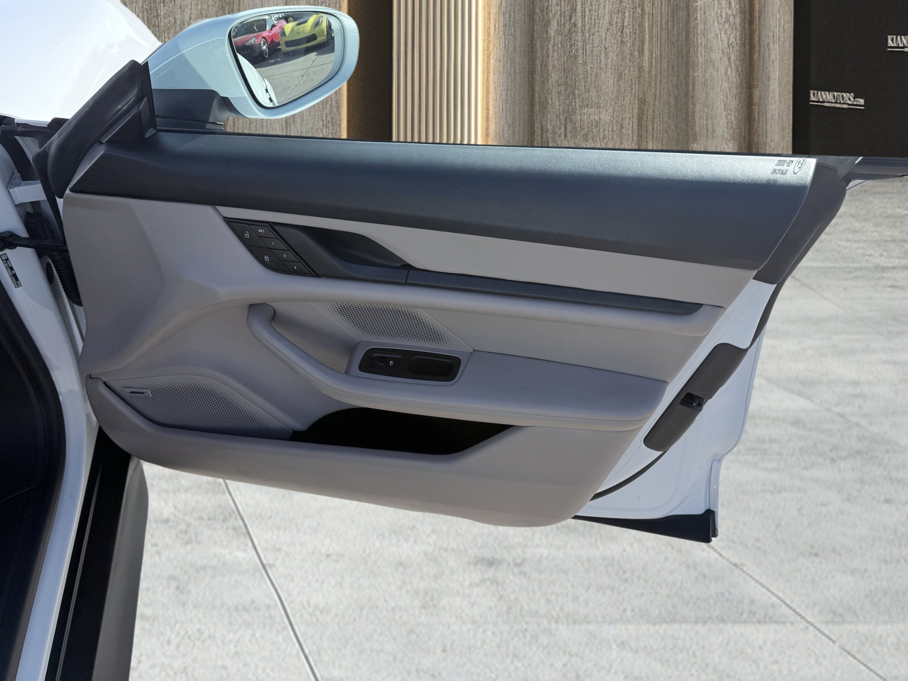 Used 2022 Porsche Taycan image 47