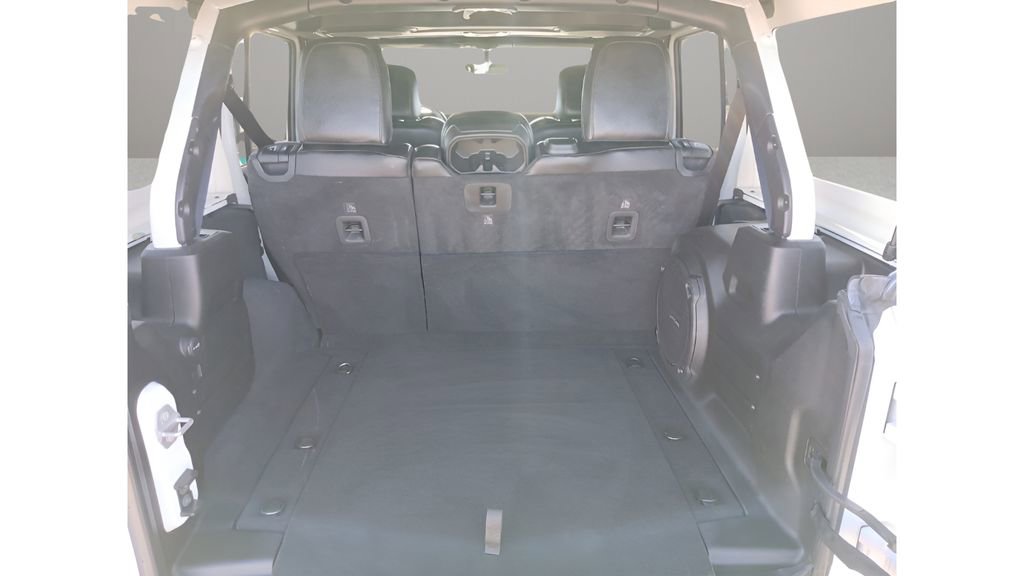 Used 2022 Jeep Wrangler Unlimited Sahara w/ LED Lighting Group image 21