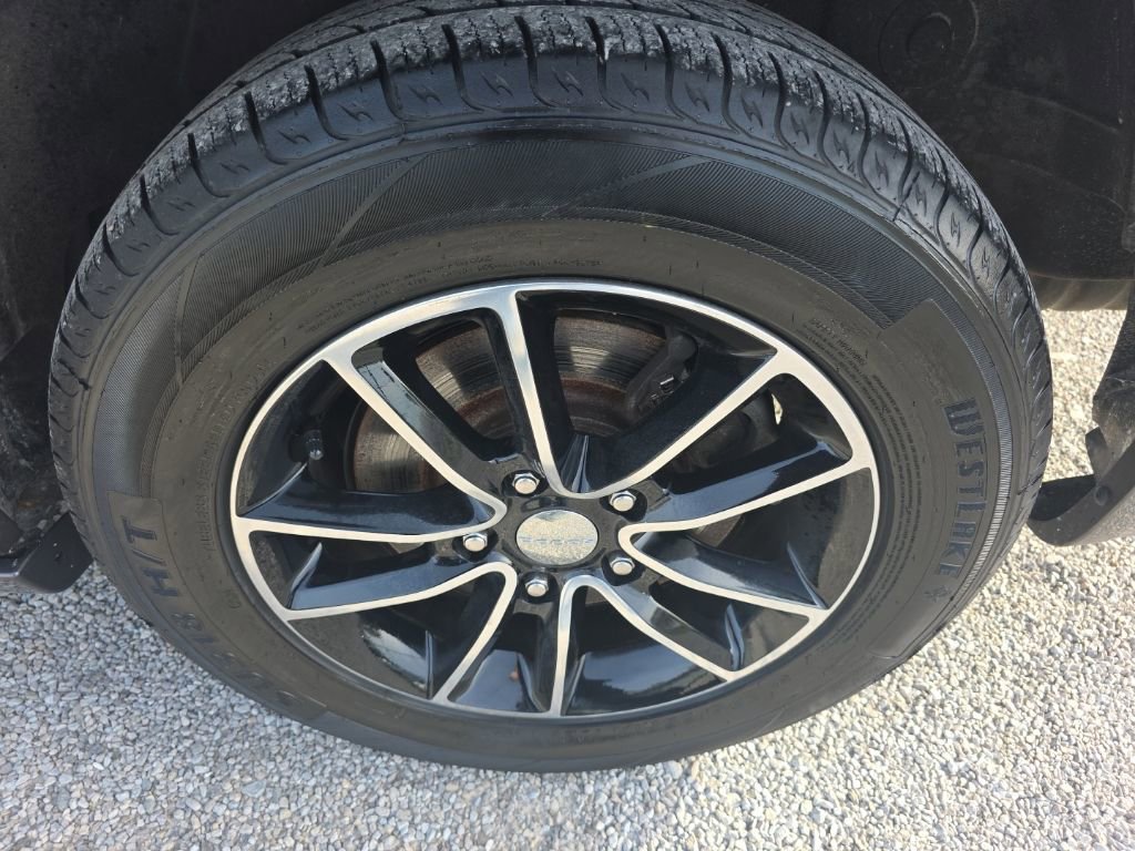 Used 2017 Dodge Grand Caravan GT image 24