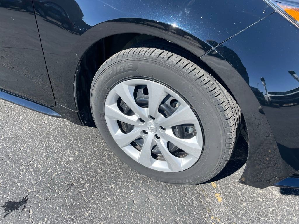 Used 2024 Toyota Corolla LE FWD image 3