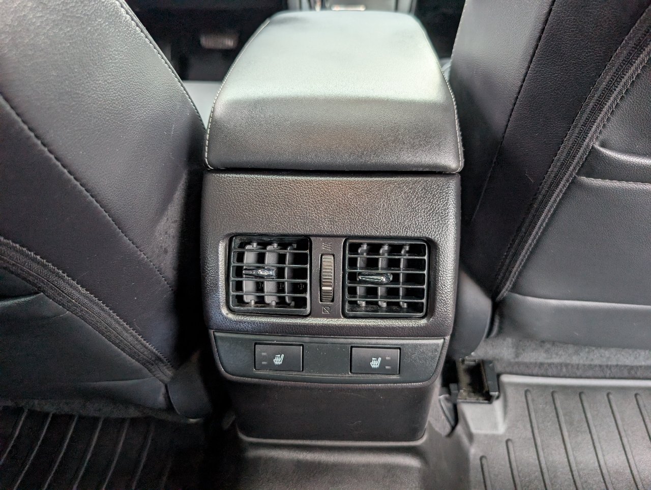 Used 2017 Subaru Outback 2.5i Limited AWD/4WD image 7