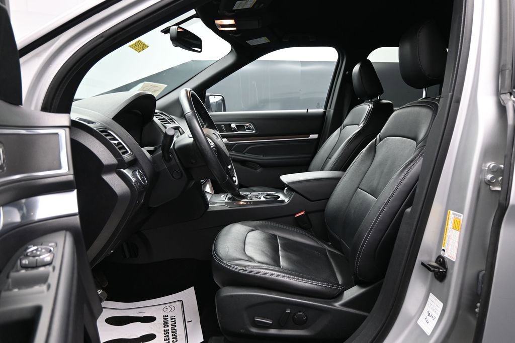 Used 2019 Ford Explorer Limited w/ Class III Trailer Tow Package FWD image 9