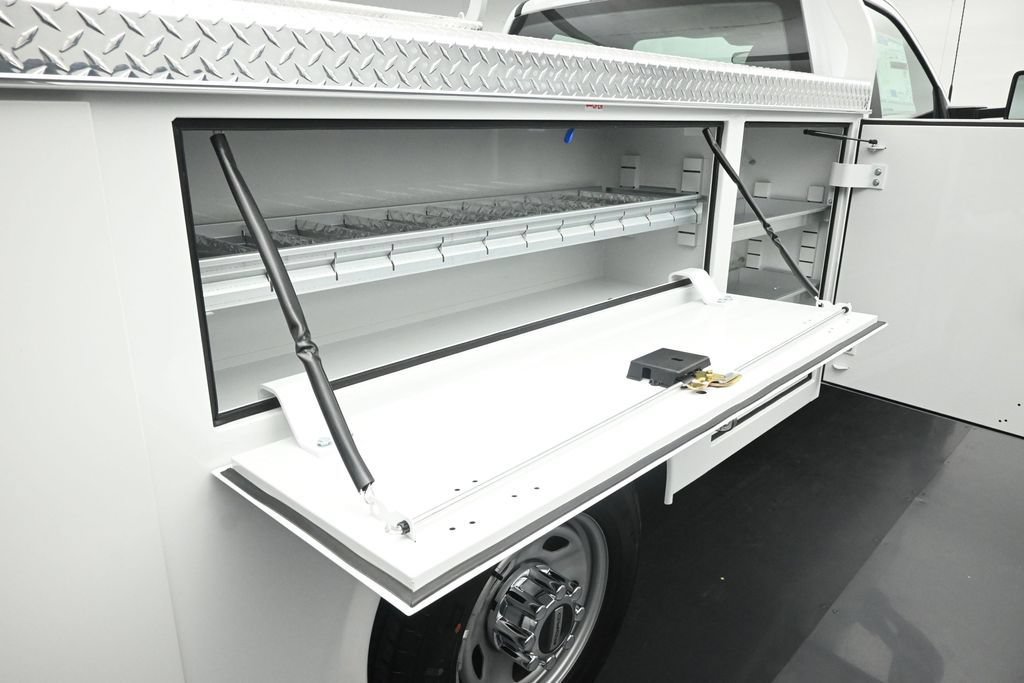 New 2026 Ford F350 XL w/ XL Chrome Package RWD image 23