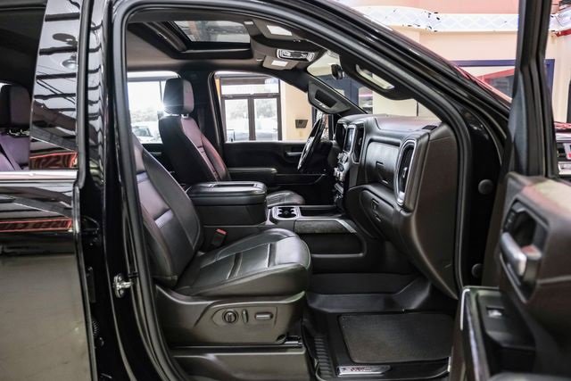 Used 2022 GMC Sierra 3500 Denali w/ Denali Black Diamond Edition image 30