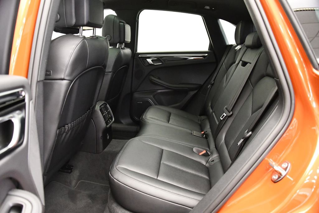 Used 2025 Porsche Macan Turbo image 43
