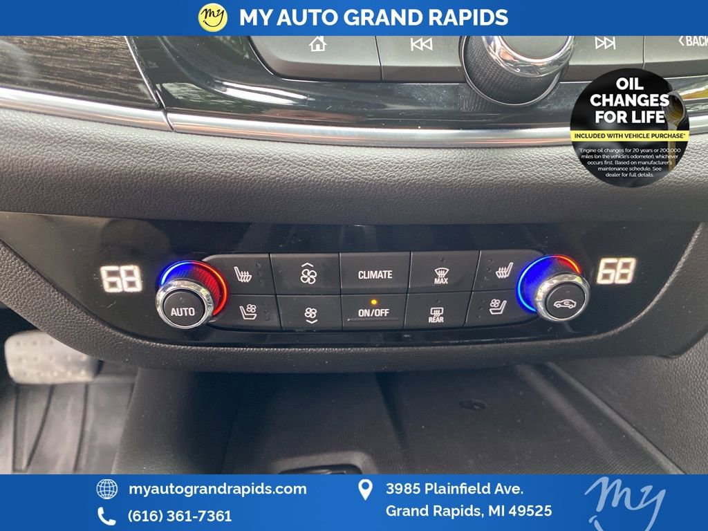 Used 2021 Buick Enclave Avenir w/ Avenir Technology Package image 11
