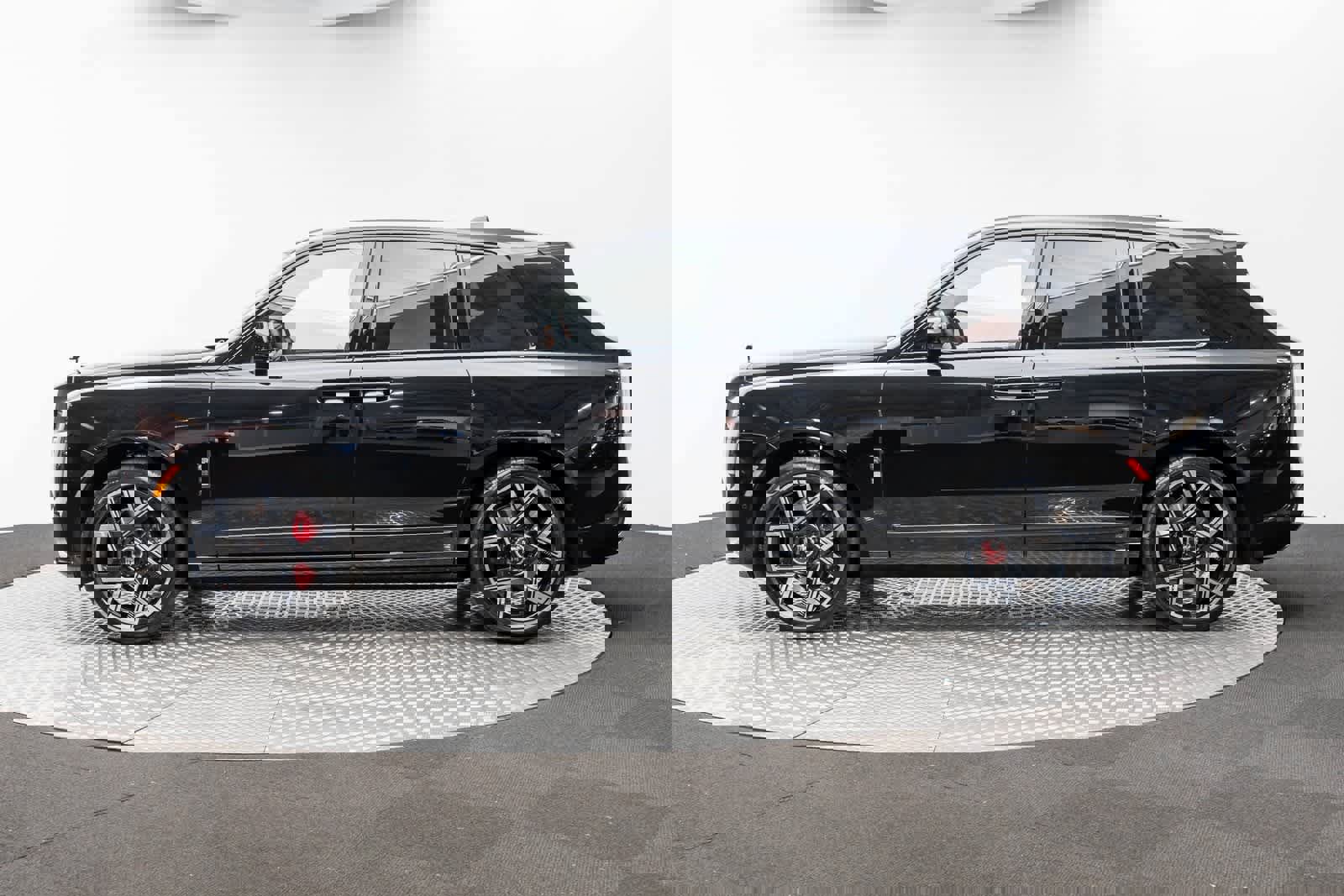 New 2026 Rolls-Royce Cullinan Black Badge image 4