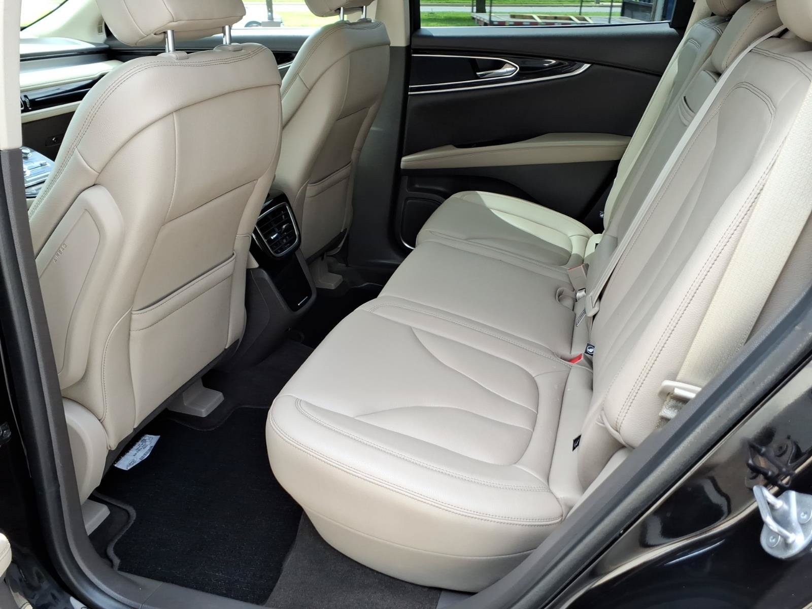 Certified 2023 Lincoln Nautilus FWD w/ Premium Package image 24