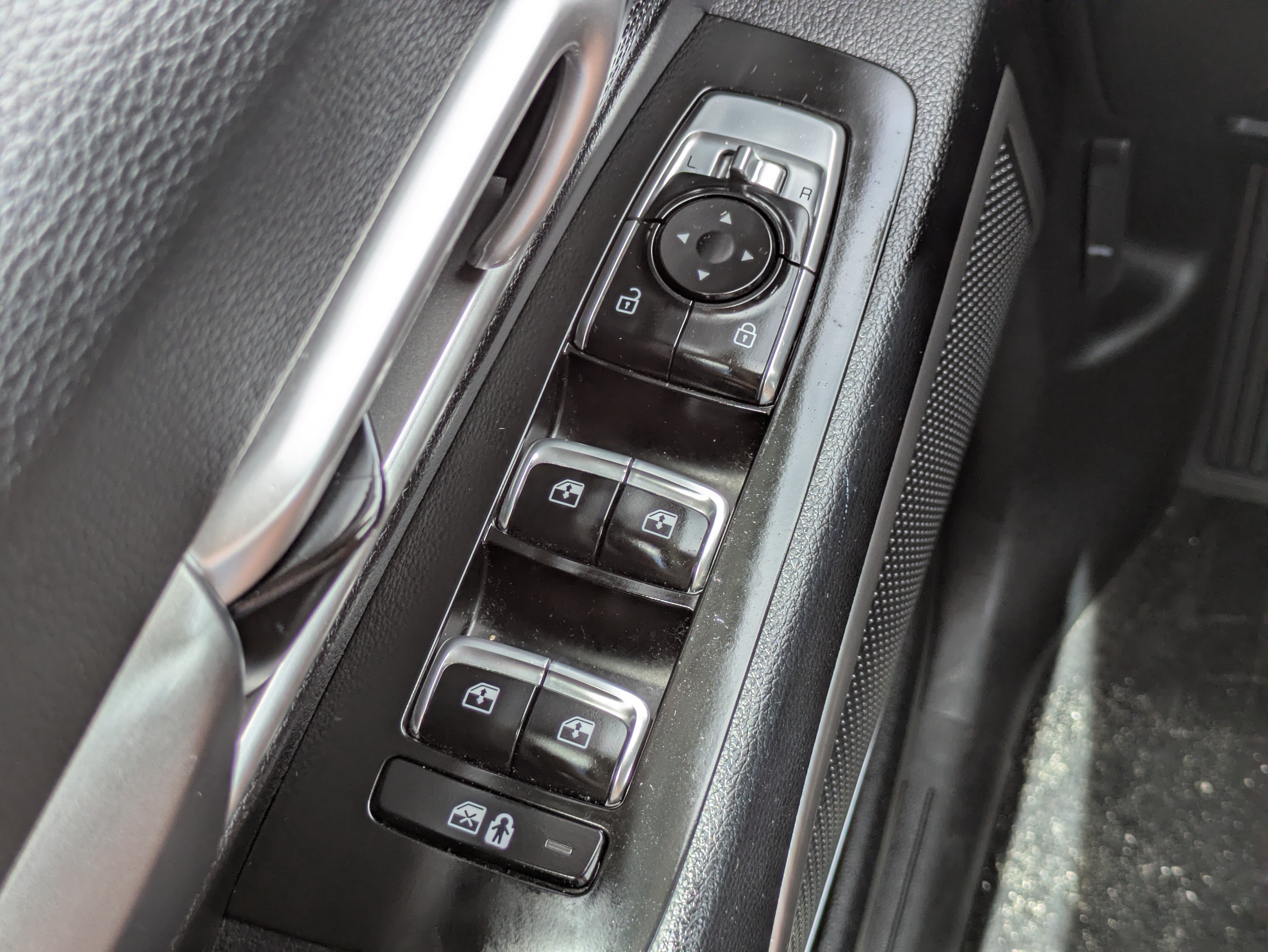 Used 2022 Kia Telluride LX AWD/4WD image 22
