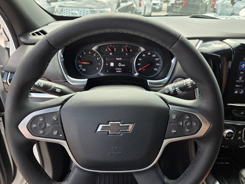 Used 2023 Chevrolet Traverse RS FWD image 31