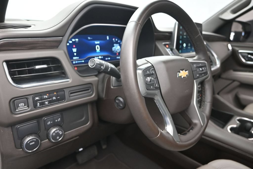 Used 2023 Chevrolet Tahoe LT w/ Luxury Package RWD image 12