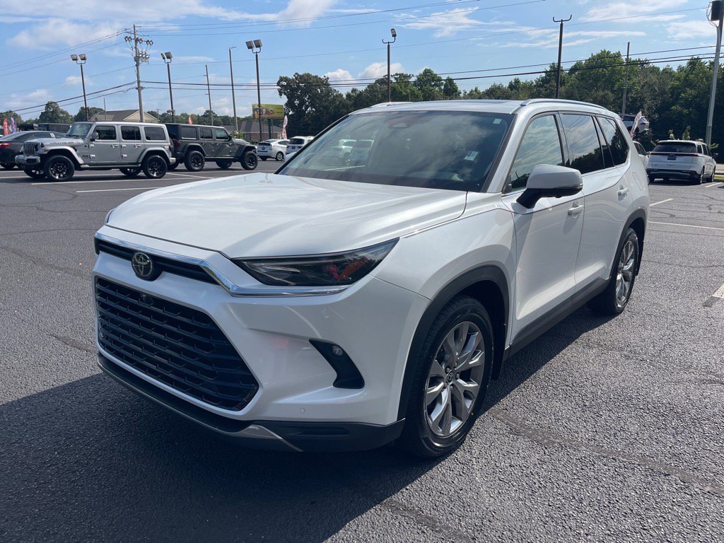 Used 2024 Toyota Grand Highlander Limited image 3