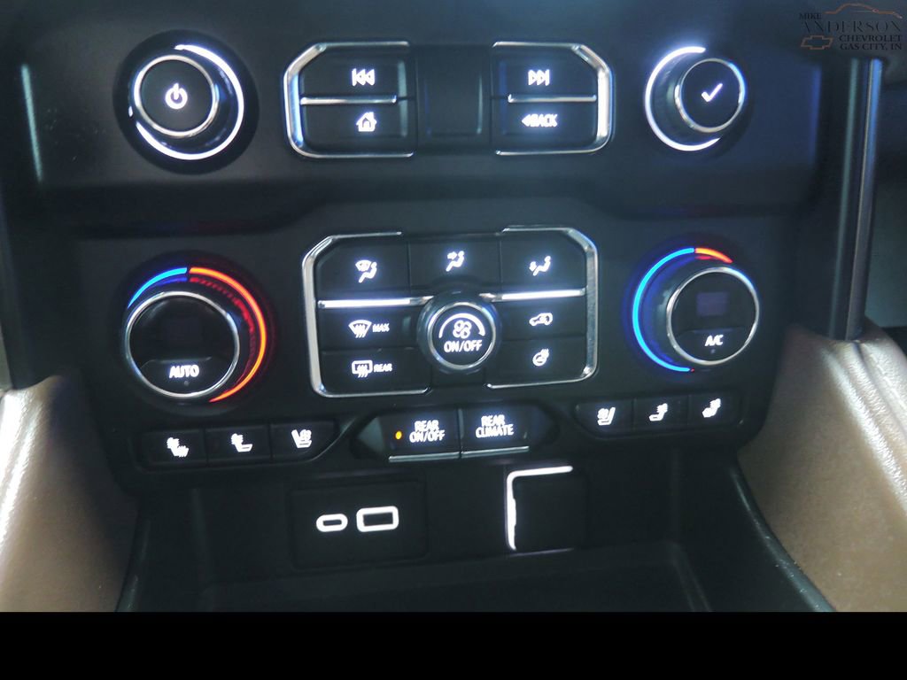 Used 2023 Chevrolet Suburban High Country w/ Advanced Technology Package image 21