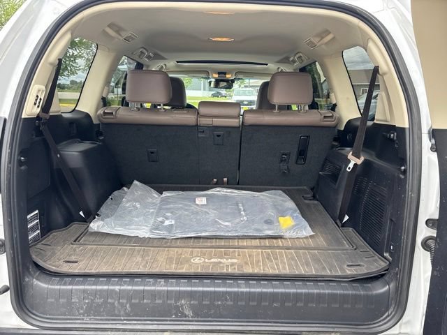 Used 2021 Lexus GX 460 Luxury w/ Accessory Package AWD/4WD image 19