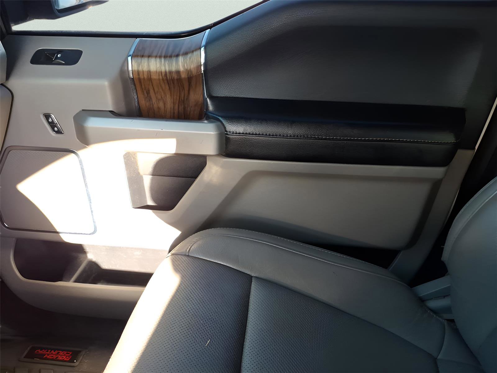 Used 2018 Ford F150 Lariat w/ Equipment Group 502A Luxury image 25