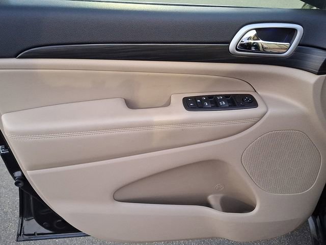 Used 2022 Jeep Grand Cherokee Laredo E w/ Security & Convenience Group image 9