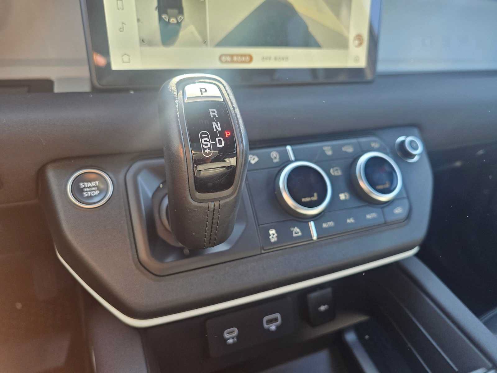 Used 2023 Land Rover Defender 110 S AWD/4WD image 28