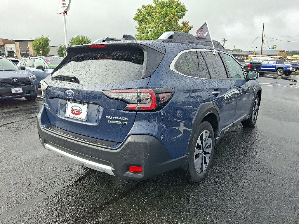 Used 2023 Subaru Outback Touring XT AWD/4WD image 6