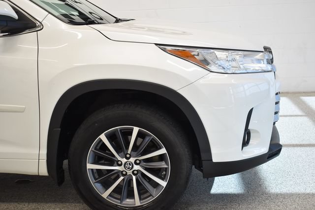 Used 2018 Toyota Highlander XLE AWD/4WD image 13