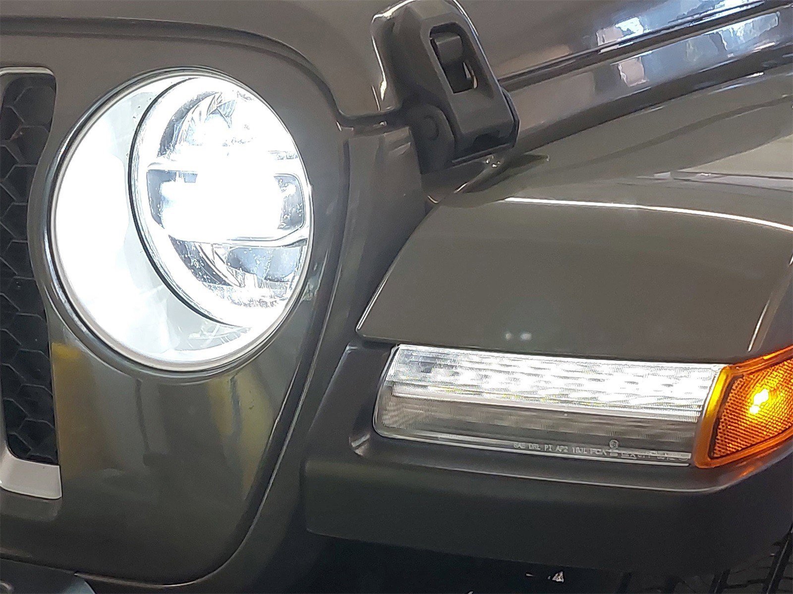 Used 2020 Jeep Gladiator Overland image 37