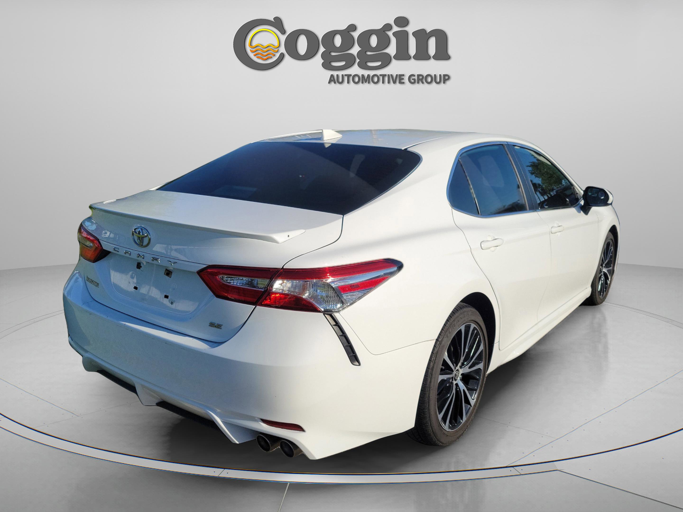 Used 2020 Toyota Camry SE image 4