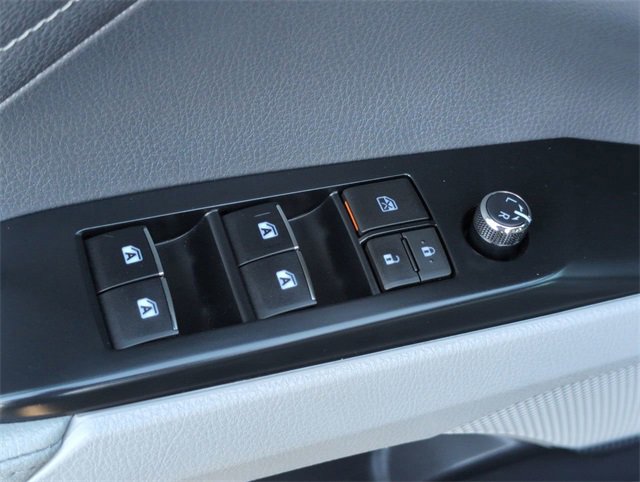 Used 2018 Toyota Camry XSE image 22