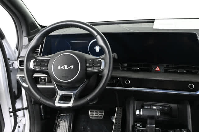 Used 2025 Kia Sportage X-Pro image 3