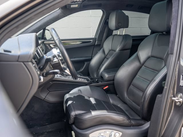 Used 2015 Porsche Macan Turbo AWD/4WD image 5