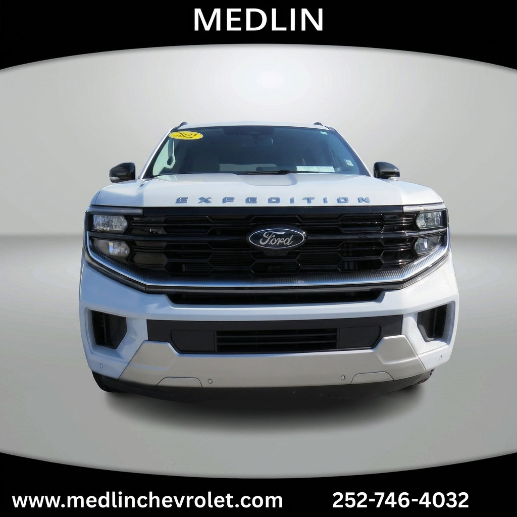 Used 2026 Ford Expedition Max Platinum w/ Driver's Package AWD/4WD image 3