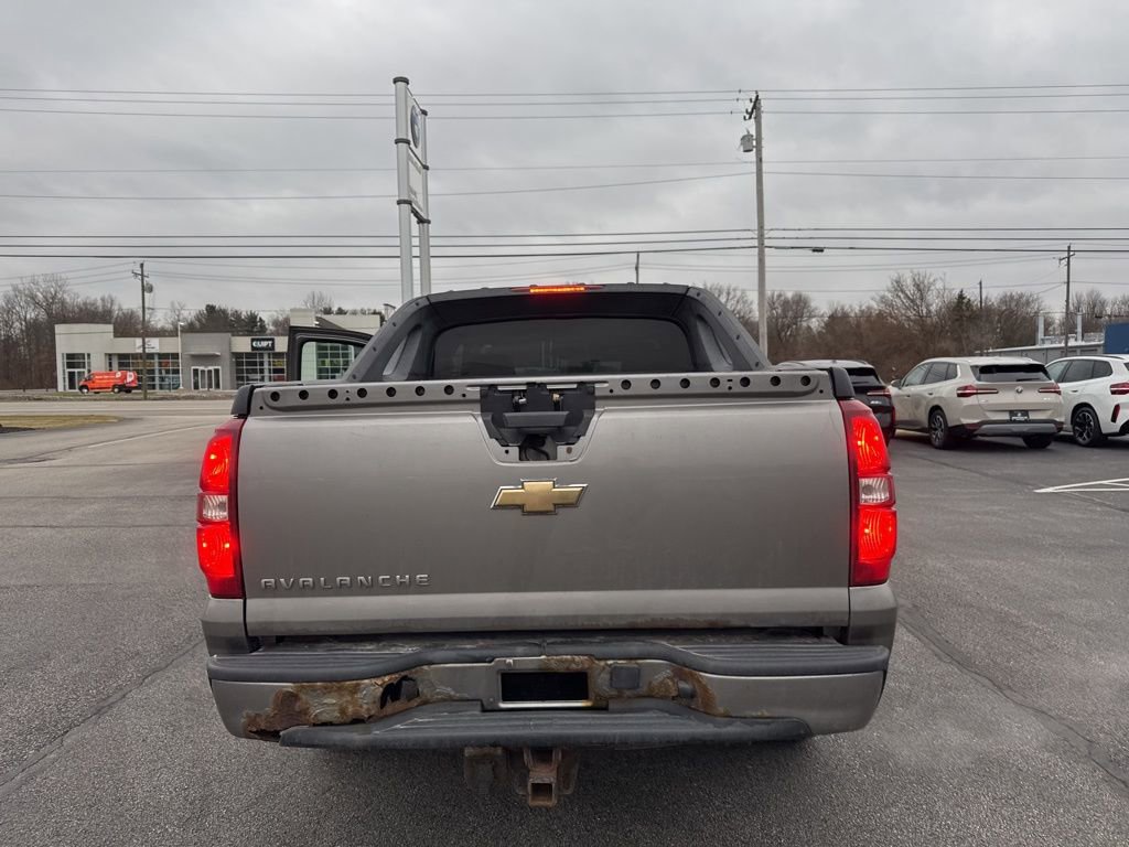 Used 2008 Chevrolet Avalanche LS image 16