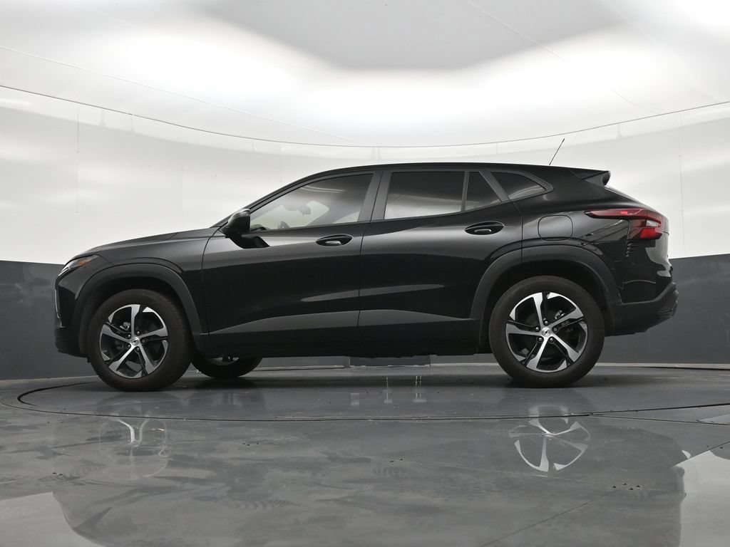 Used 2025 Chevrolet Trax RS w/ Driver Confidence Package FWD image 24