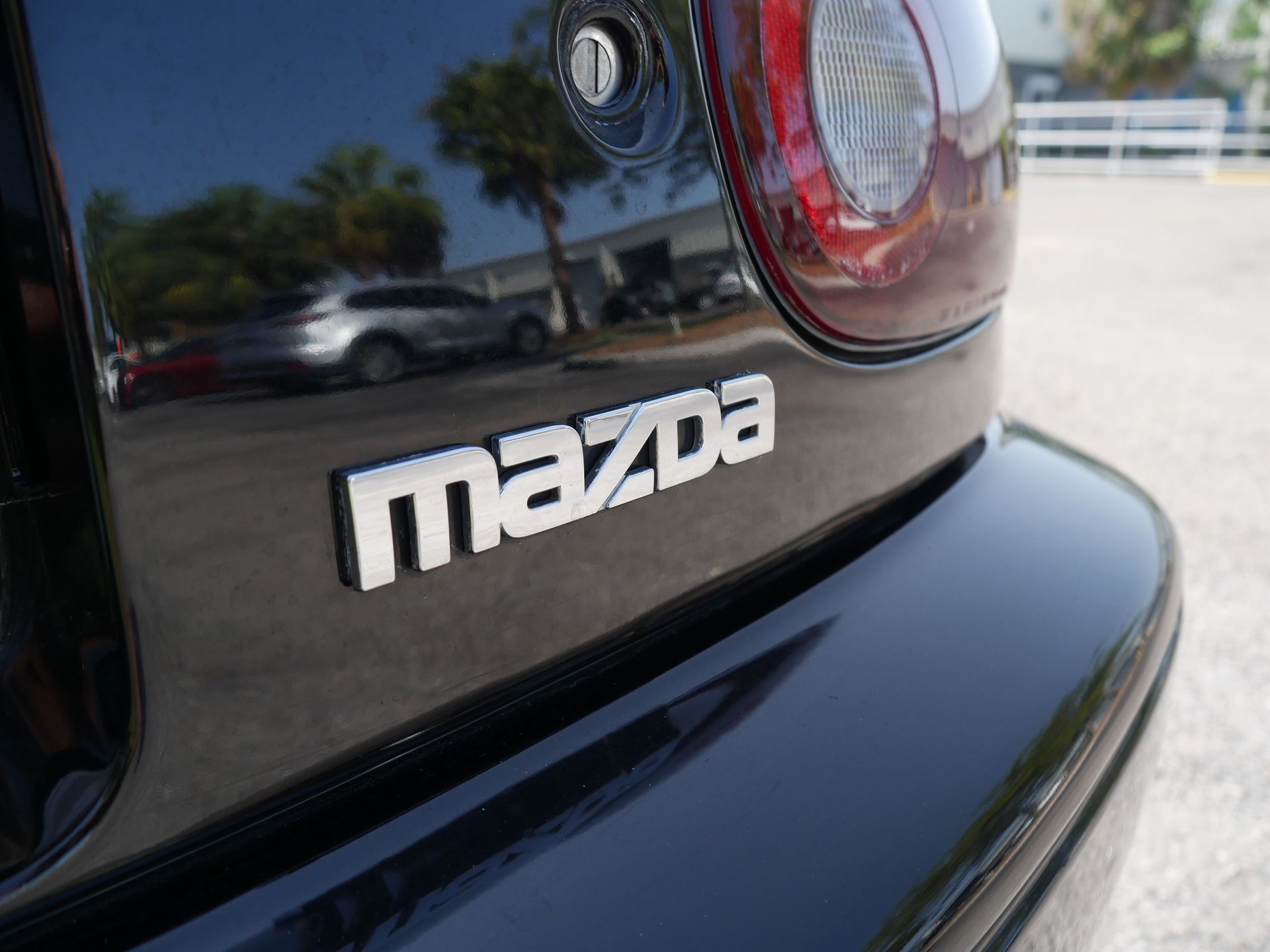 Used 1997 MAZDA MX-5 Miata RWD image 70