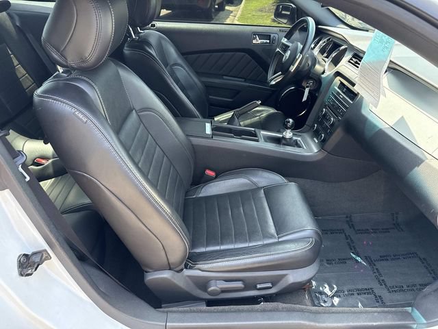 Used 2014 Ford Mustang GT Premium w/ Comfort Package RWD image 9