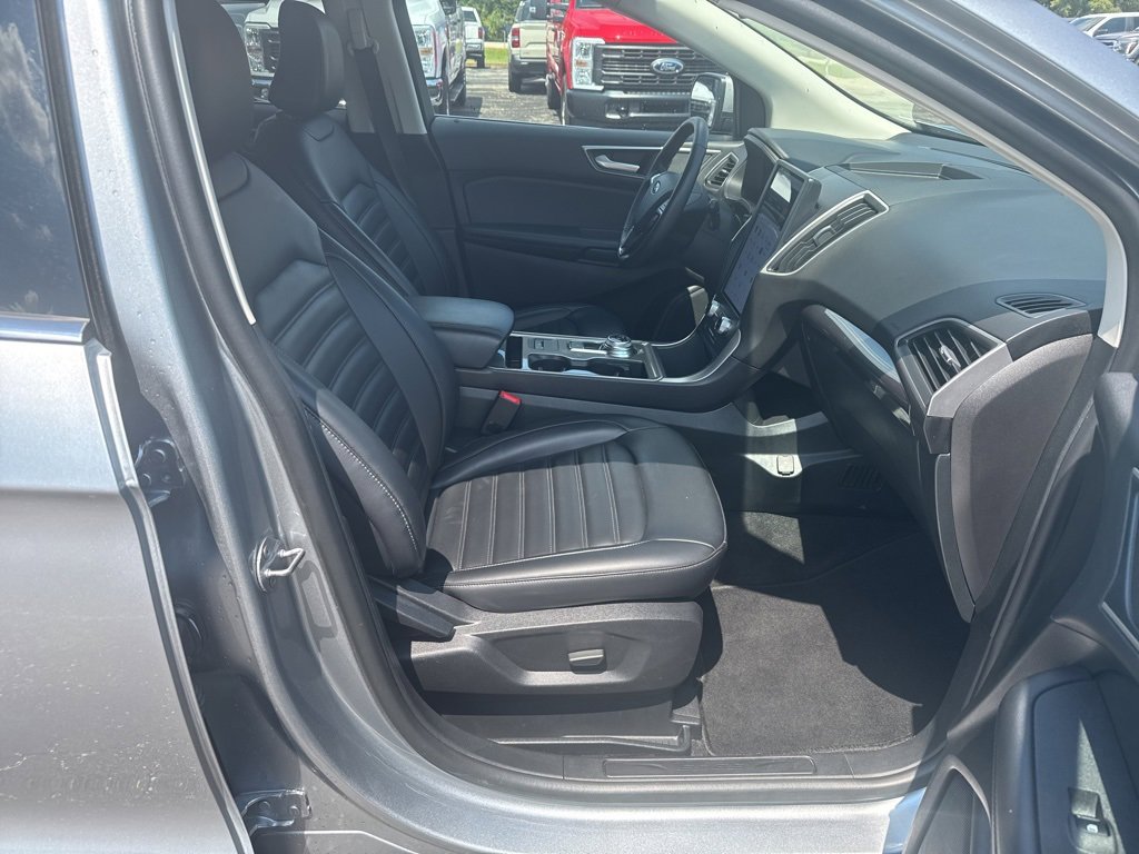 Used 2024 Ford Edge SEL image 4