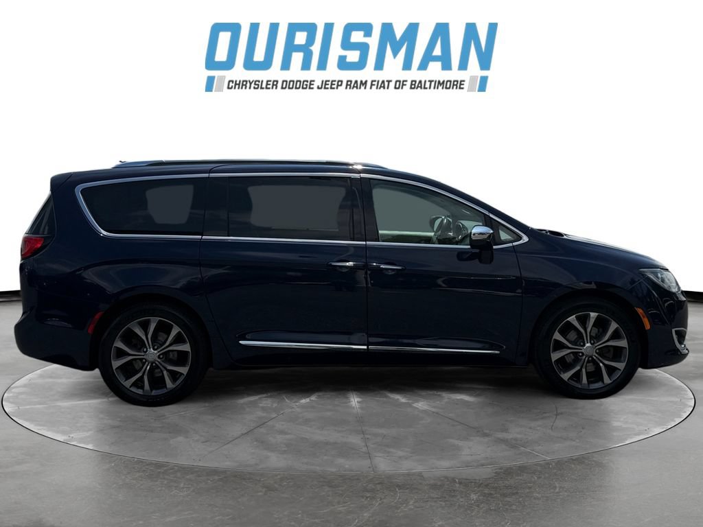 Used 2017 Chrysler Pacifica Limited FWD image 7