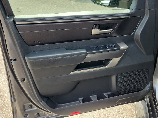 Used 2025 Toyota Sequoia SR5 AWD/4WD image 19