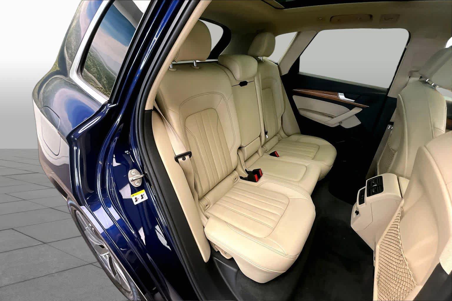 Used 2023 Audi Q5 2.0T Premium w/ Convenience Package AWD/4WD image 20