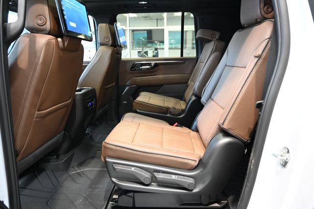 New 2026 Chevrolet Suburban High Country AWD/4WD image 13