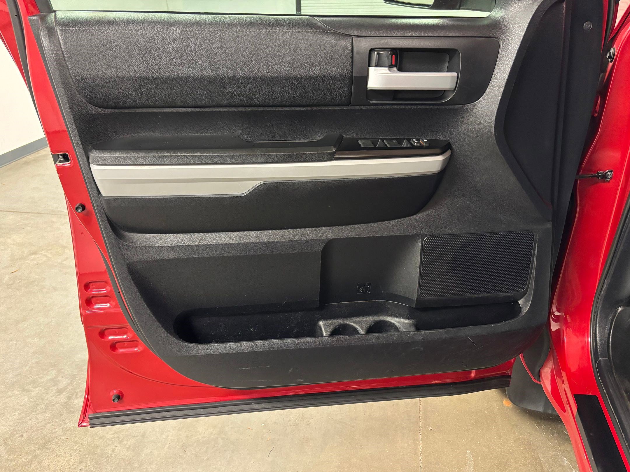 Used 2020 Toyota Tundra SR5 w/ SR5 Leather Package image 18