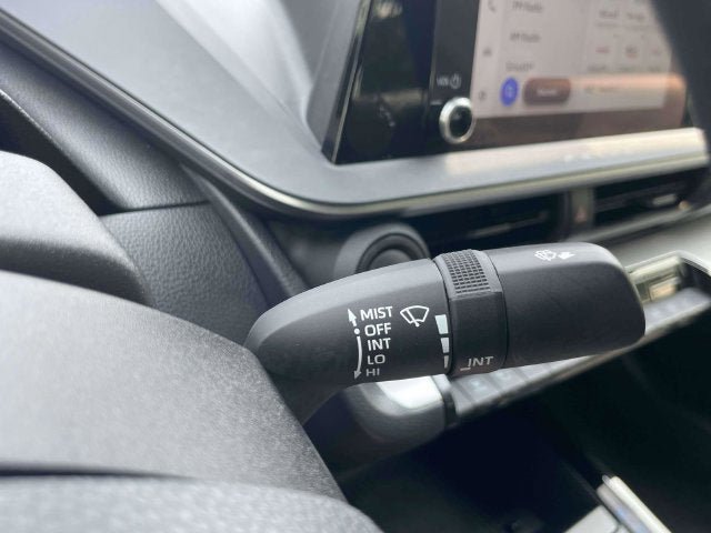 Certified 2025 Toyota Prius LE FWD image 26