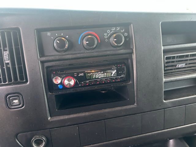 Used 2009 Chevrolet Express 3500 image 14